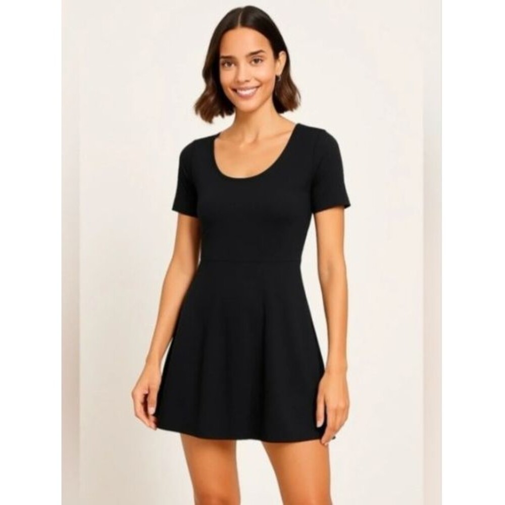 TUCKERNUCK Black Scoop Neck Short Sleeve A-Line Mini Dress Knit Womens S NWT